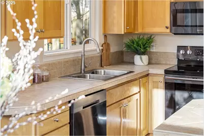 1558 NE 10th Pl, Canby, OR 97013 - Photo 11