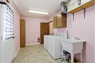 3301 Wyeast Rd, Hood River, OR 97031 - Photo 7