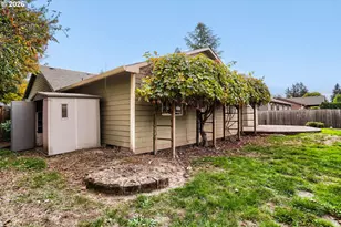 951 Mill St, Silverton, OR 97381 - Photo 27