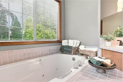 2736 SW 28th Dr, Portland, OR 97219 - Photo 31