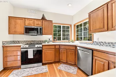 2736 SW 28th Dr, Portland, OR 97219 - Photo 9