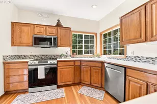 2736 SW 28th Dr, Portland, OR 97219 - Photo 9