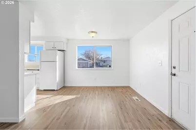 125 NE 8th St, Hermiston, OR 97838 - Photo 13