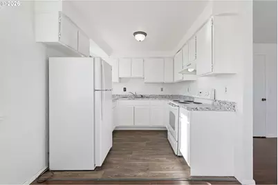 125 NE 8th St, Hermiston, OR 97838 - Photo 3