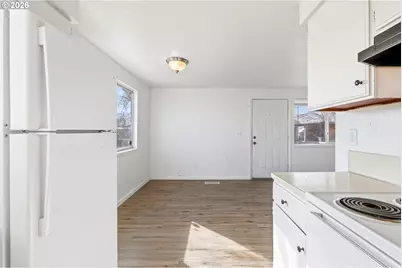 125 NE 8th St, Hermiston, OR 97838 - Photo 9