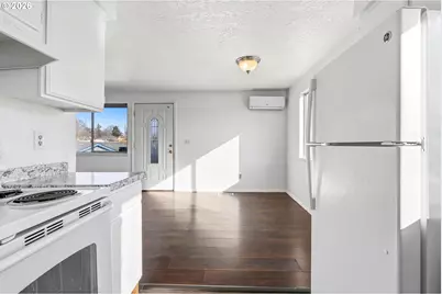 125 NE 8th St, Hermiston, OR 97838 - Photo 5