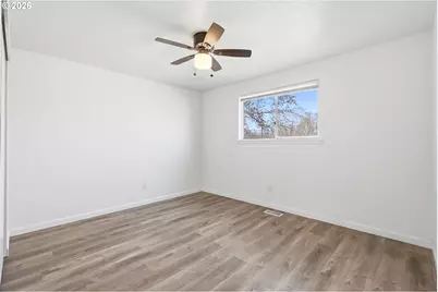 125 NE 8th St, Hermiston, OR 97838 - Photo 17