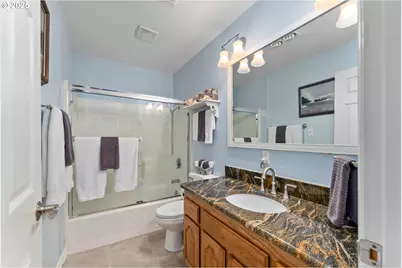 7654 North Bank Rd, Roseburg, OR 97470 - Photo 27