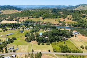 7654 N Bank Rd, Roseburg, OR 97470 - Photo 3