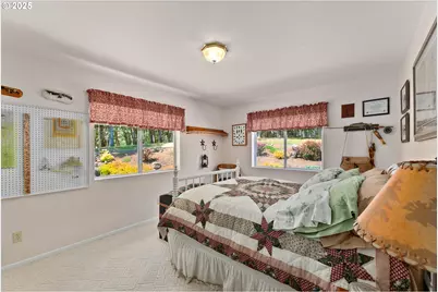 7654 North Bank Rd, Roseburg, OR 97470 - Photo 25