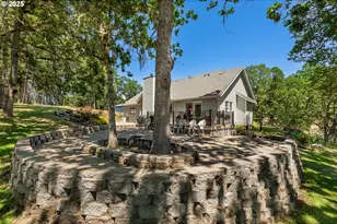 7654 N Bank Rd, Roseburg, OR 97470 - Photo 29