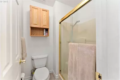 7654 North Bank Rd, Roseburg, OR 97470 - Photo 23