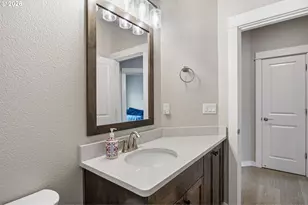 912 Medina Ave, Sutherlin, OR 97479 - Photo 35