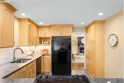 10275 SW Cynthia St, Beaverton, OR 97008 - Photo 9