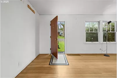 4729 SW 31st Dr, Portland, OR 97239 - Photo 3