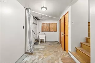 4729 SW 31st Dr, Portland, OR 97239 - Photo 17