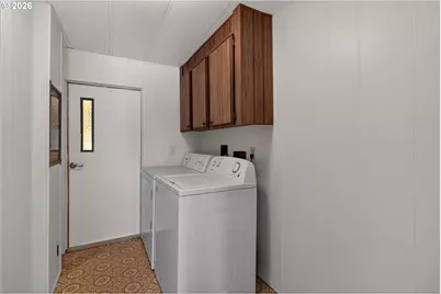 1400 Candlelight Dr #104, Eugene, OR 97402 - Photo 17