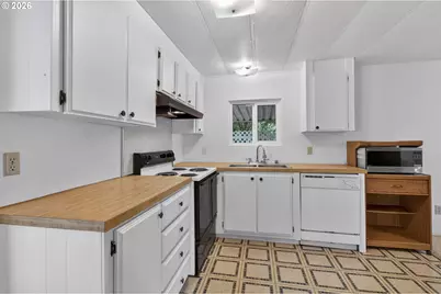 1400 Candlelight Dr #104, Eugene, OR 97402 - Photo 13