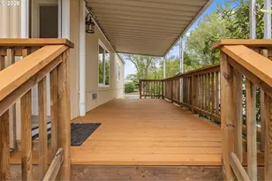 1400 Candlelight Dr, Eugene, OR 97402 - Photo 5