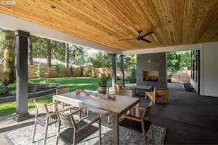 15860 SW Kimball St, Lake Oswego, OR 97035 - Photo 21