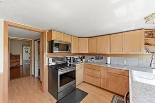 93748 Bay Park Ln, Coos Bay, OR 97420 - Photo 27