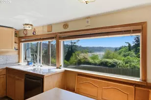 93748 Bay Park Ln, Coos Bay, OR 97420 - Photo 25