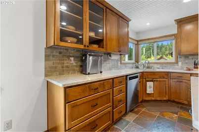 2401 Loop Rd, Stevenson, WA 98648 - Photo 15