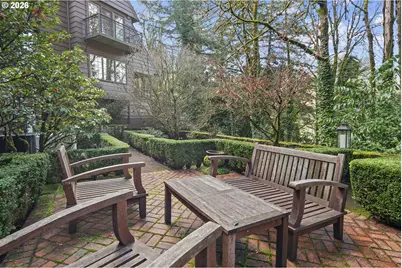 2897 SW Rutland Ter, Portland, OR 97205 - Photo 41