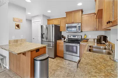 6201 NE 70th Ct, Vancouver, WA 98661 - Photo 11