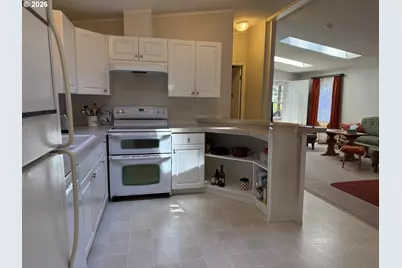665 Village Pines Dr, Coos Bay, OR 97420 - Photo 9