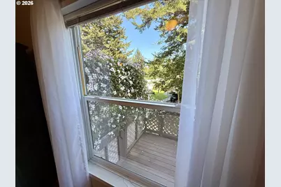 665 Village Pines Dr, Coos Bay, OR 97420 - Photo 15