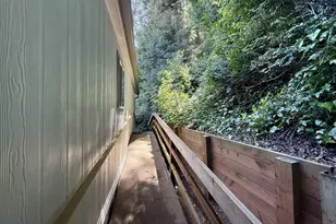 665 Village Pines Dr, Coos Bay, OR 97420 - Photo 19