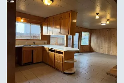 136 NE Ash St, Sheridan, OR 97378 - Photo 9