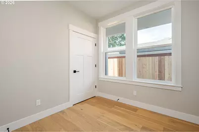 7359 NE Klickitat St, Portland, OR 97213 - Photo 9