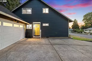 2126 SW 17th St, Gresham, OR 97080 - Photo 3