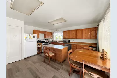 710 N 8th St, Monroe, OR 97456 - Photo 5
