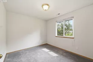 1077 S 10th St, Lebanon, OR 97355 - Photo 25