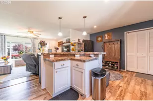 1415 S Bertelsen Rd, Eugene, OR 97402 - Photo 13