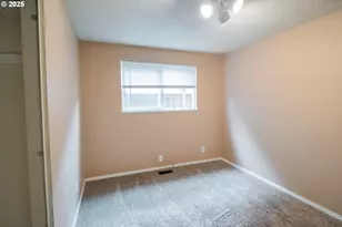 2783 31st St, Springfield, OR 97477 - Photo 17