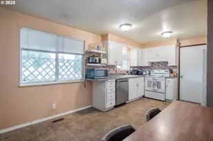 2783 31st St, Springfield, OR 97477 - Photo 3