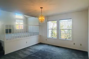 325 N Peacock Ct, Newberg, OR 97132 - Photo 3