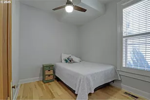 2176 NW Everett St, Portland, OR 97210 - Photo 9