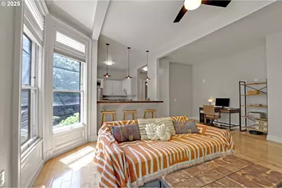 2176 NW Everett St #1, Portland, OR 97210 - Photo 3