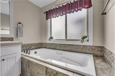 17478 SW Max Ct, Beaverton, OR 97078 - Photo 33