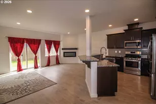 1272 S Quartz Dr, Cornelius, OR 97113 - Photo 3