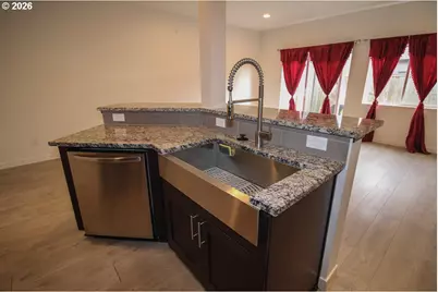 1272 S Quartz Dr, Cornelius, OR 97113 - Photo 5