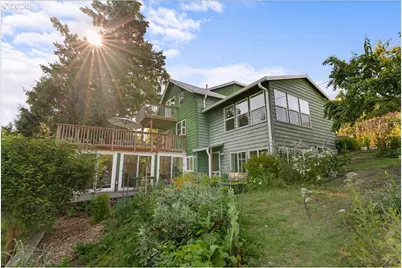 772 Division St, Oregon City, OR 97045 - Photo 1