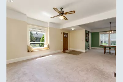 715 NE 5th St, McMinnville, OR 97128 - Photo 5