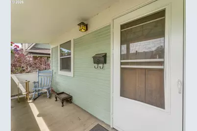 715 NE 5th St, McMinnville, OR 97128 - Photo 3