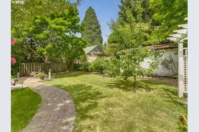 715 NE 5th St, McMinnville, OR 97128 - Photo 33
